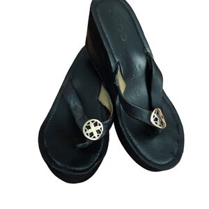 Aldo 7 1/2  Black Sandals